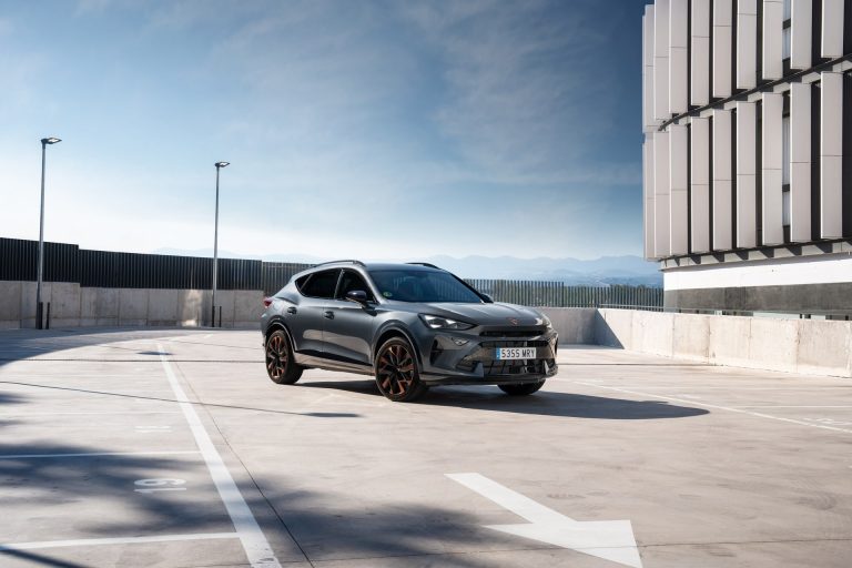 Zurich vs Generali en todo riesgo para SUV híbrido enchufable: cuál cubre mejor la mecánica del sistema PHEV Zurich vs Generali en todo riesgo para SUV híbrido enchufable: cuál cubre mejor la mecánica del sistema PHEV